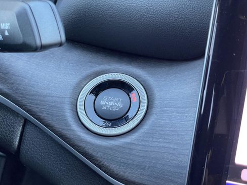 New 2025 Jeep Grand Cherokee L Limited AWD/4WD image 22