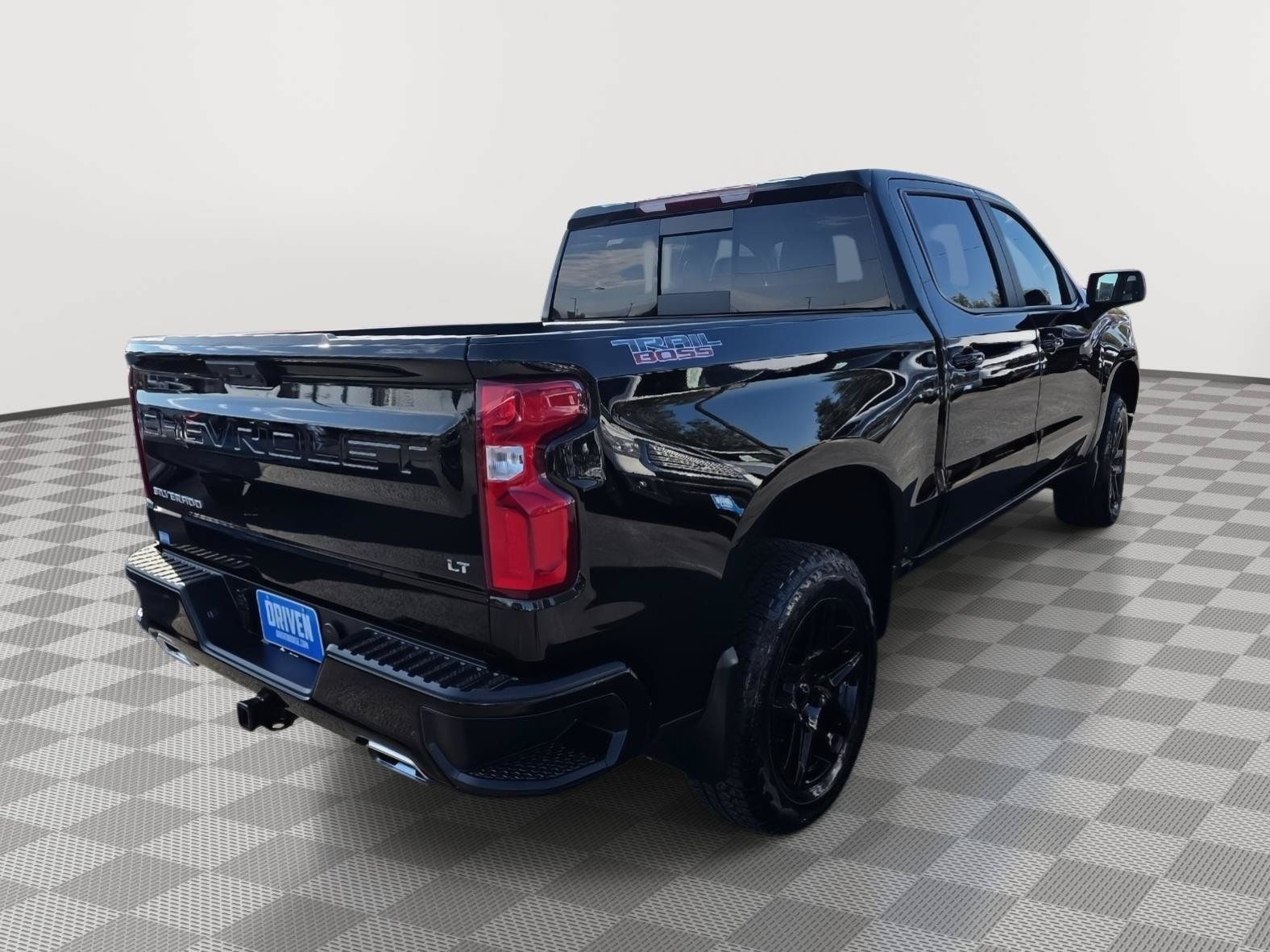 Used 2026 Chevrolet Silverado 1500 LT Trail Boss w/ Convenience Package II AWD/4WD image 4