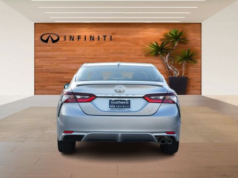Used 2023 Toyota Camry SE image 6