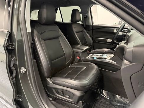 Used 2023 Ford Explorer XLT w/ Equipment Group 202A AWD/4WD image 42