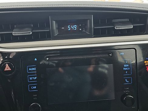 Used 2018 Toyota Corolla LE image 17