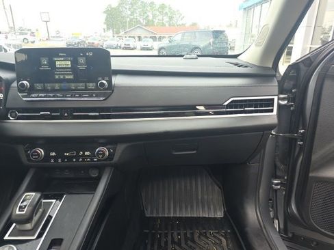 Used 2024 Mitsubishi Outlander SE image 44