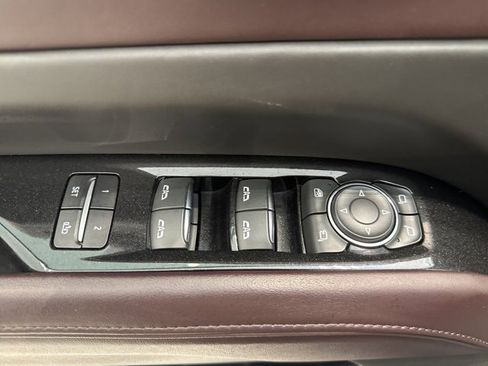 Used 2022 Cadillac Escalade Premium Luxury Platinum image 29