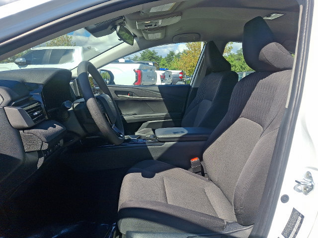 Used 2025 Toyota Camry LE FWD image 13
