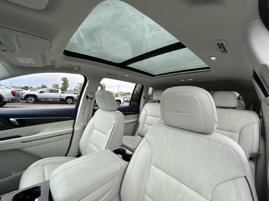 Used 2025 Buick Enclave Avenir w/ Super Cruise Package AWD/4WD image 19
