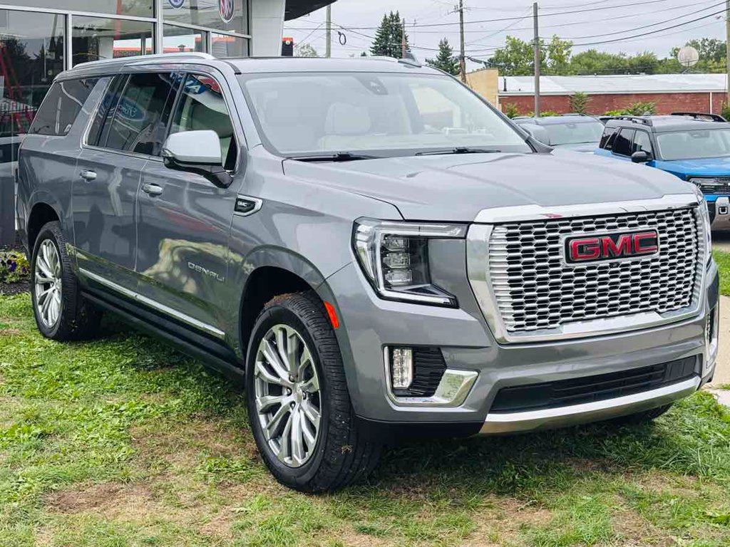 Used 2021 GMC Yukon XL Denali w/ Denali Ultimate Package AWD/4WD image 1