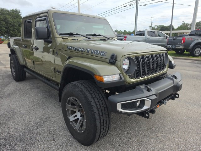 Used 2025 Jeep Gladiator Sport AWD/4WD image 7