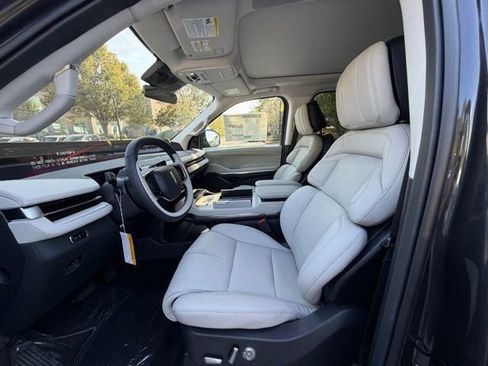 New 2025 Lincoln Navigator L Reserve image 12