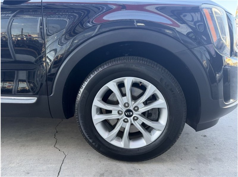 Used 2020 Kia Telluride LX FWD image 7