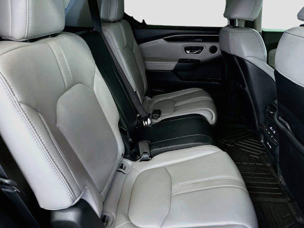 Used 2023 Honda Pilot Touring image 30