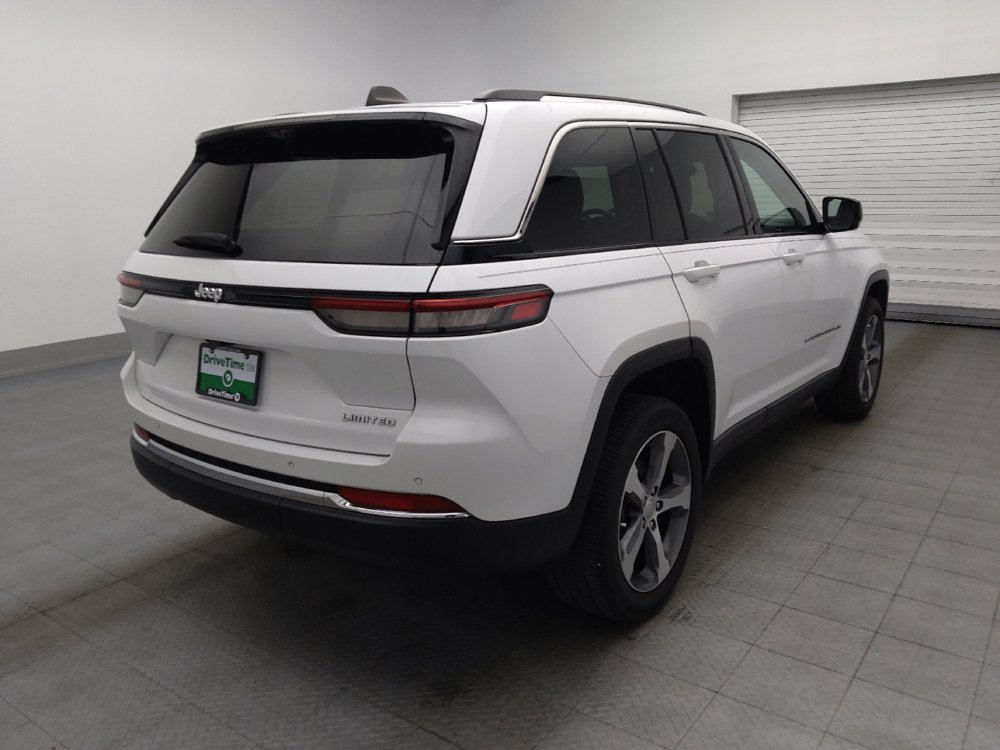 Used 2023 Jeep Grand Cherokee Limited w/ Luxury Tech Group II RWD image 9