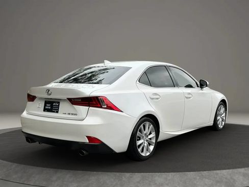 Used 2016 Lexus IS 300 AWD image 4