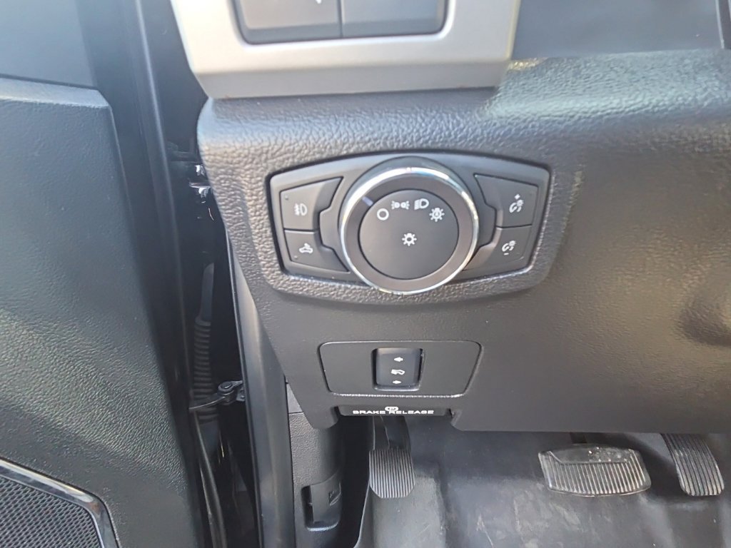 Used 2018 Ford F250 Lariat w/ Lariat Value Package AWD/4WD image 11