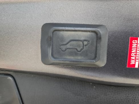 Used 2021 Toyota RAV4 XLE Premium FWD image 29