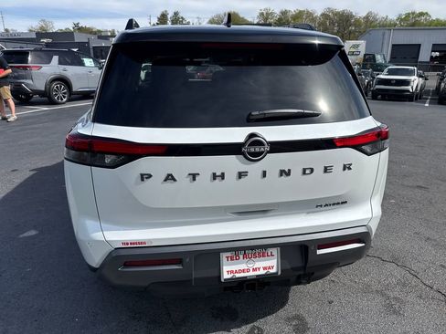 New 2026 Nissan Pathfinder Platinum FWD image 4