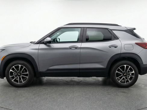 Used 2025 Chevrolet TrailBlazer LT image 5