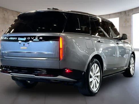 Used 2024 Land Rover Range Rover Long Wheelbase SE AWD/4WD image 5