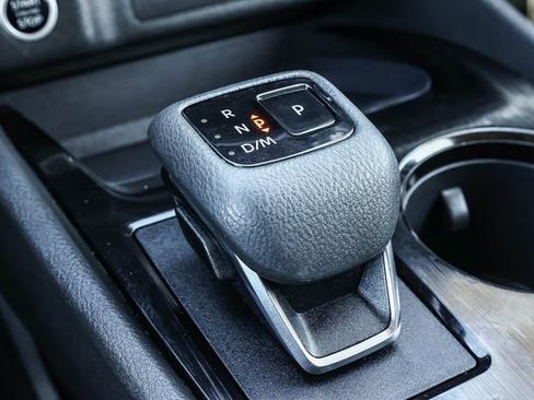 Used 2023 Nissan Rogue SV image 24