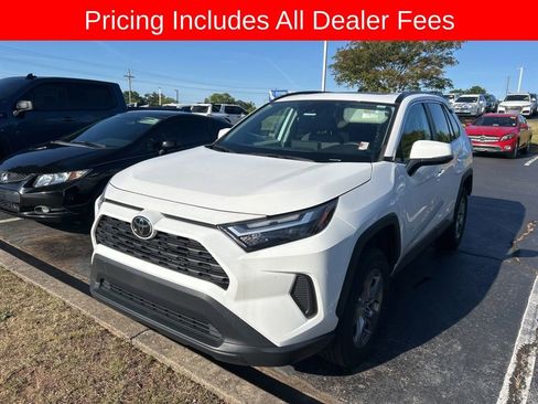 Used 2023 Toyota RAV4 XLE w/ Convenience Package FWD image 11