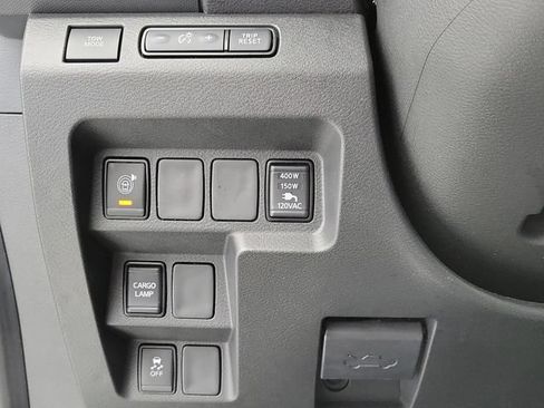 Used 2024 Nissan Frontier SL w/ Technology Package RWD image 33