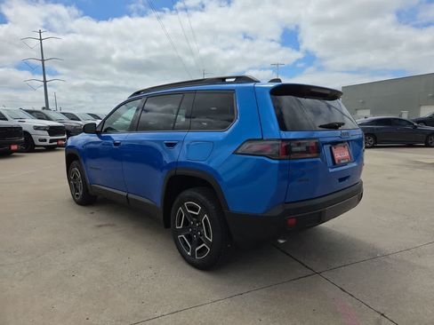 New 2026 Jeep Cherokee Laredo AWD/4WD image 12