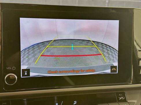 Used 2025 Toyota Camry SE image 22