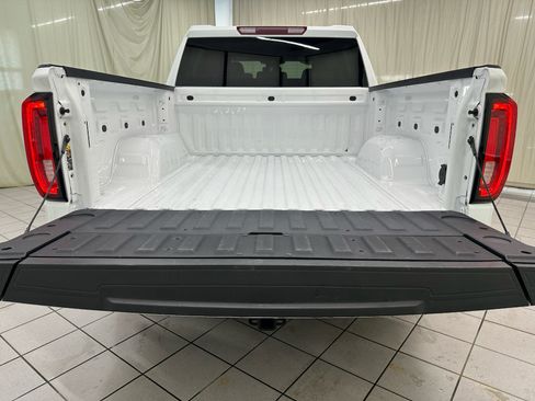 Used 2026 GMC Sierra 1500 SLT AWD/4WD image 8