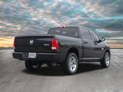 Used 2017 RAM 1500 Express AWD/4WD image 8