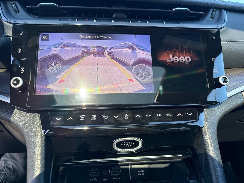 New 2027 Jeep Grand Cherokee Limited AWD/4WD image 13