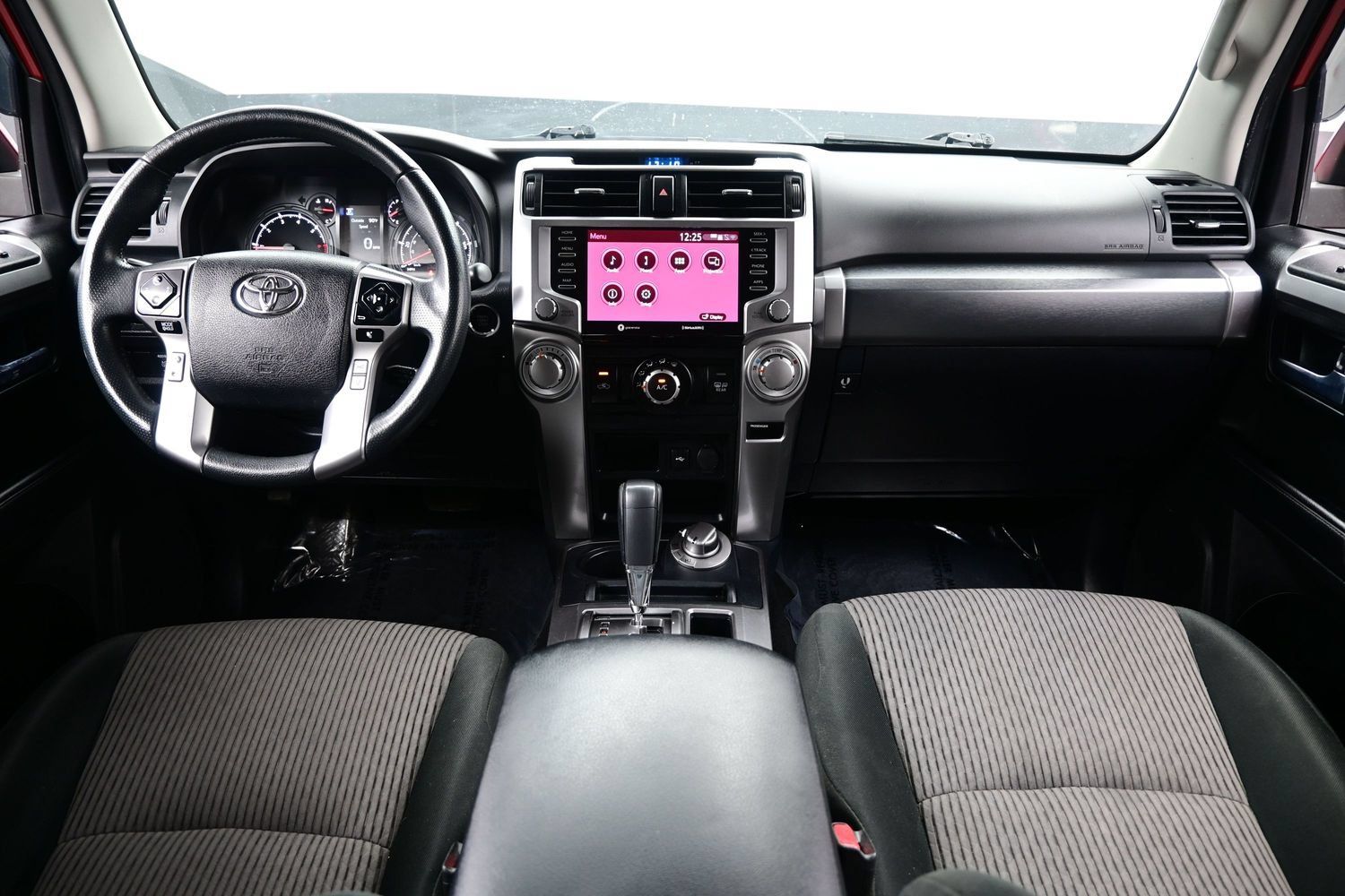 Used 2022 Toyota 4Runner SR5 AWD/4WD image 18