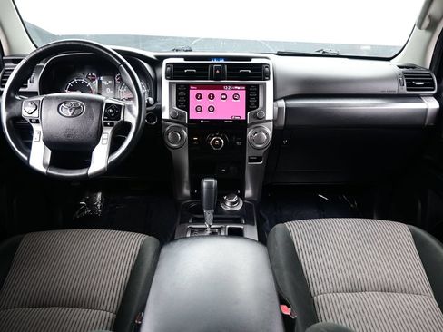 Used 2022 Toyota 4Runner SR5 AWD/4WD image 18