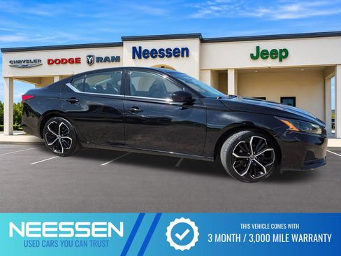 Used 2024 Nissan Altima 2.5 SR FWD image 1