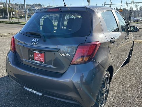 Used 2017 Toyota Yaris L image 5