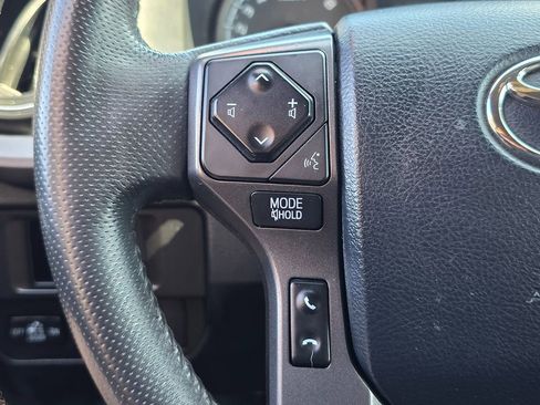 Used 2017 Toyota Tacoma TRD Off-Road w/ Tow Package image 31