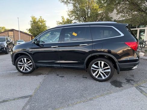 Used 2017 Honda Pilot Touring image 12