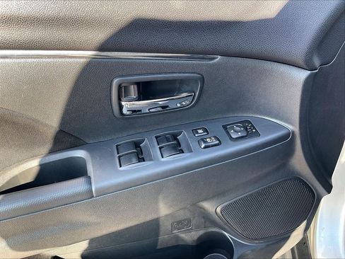 Used 2024 Mitsubishi Outlander Sport ES AWD/4WD image 35