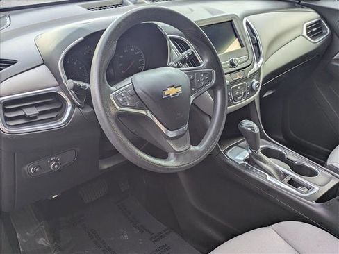 Used 2019 Chevrolet Equinox LS w/ LS Convenience Package image 9