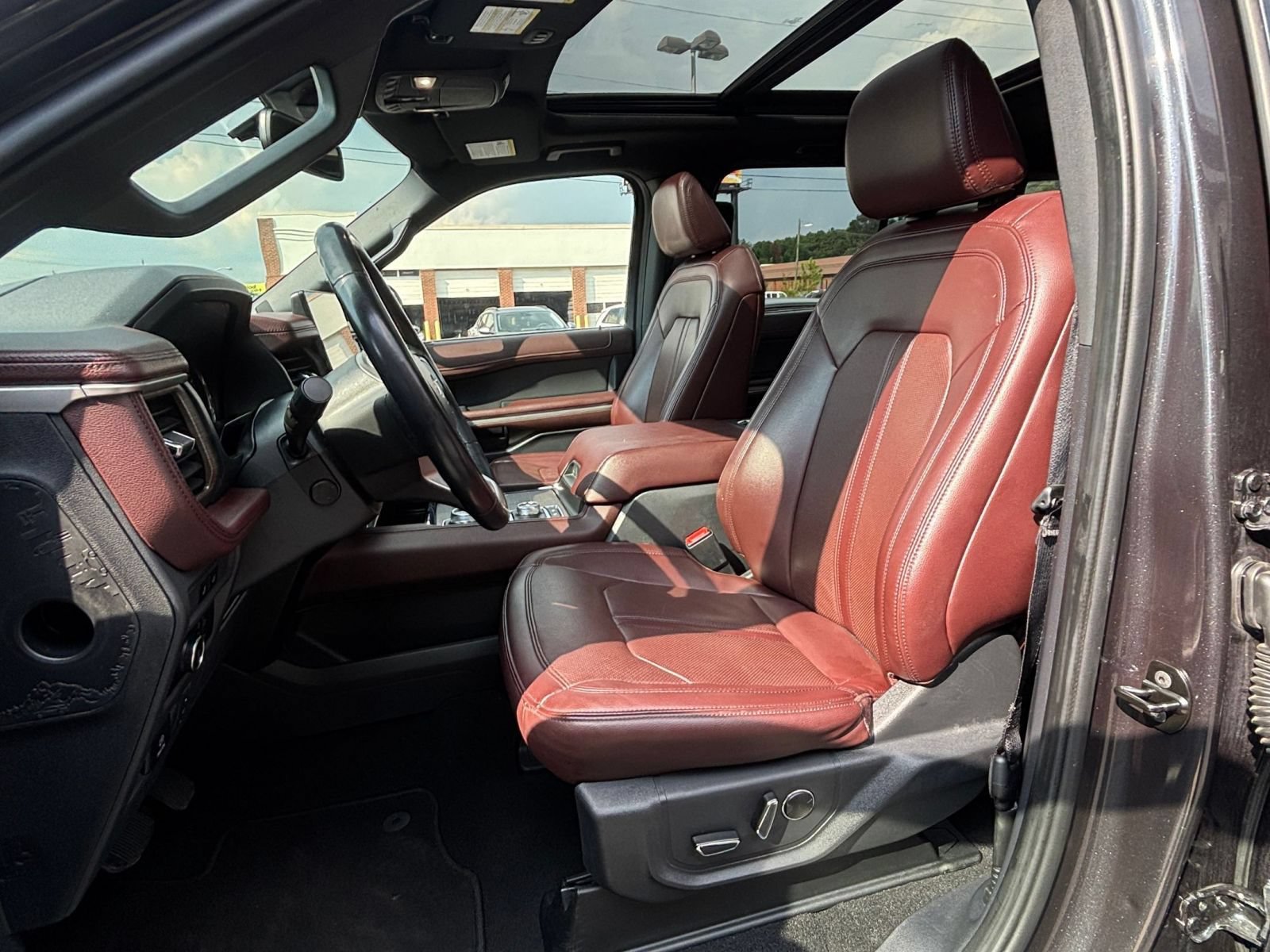 Used 2024 Ford Expedition Max Limited AWD/4WD image 29