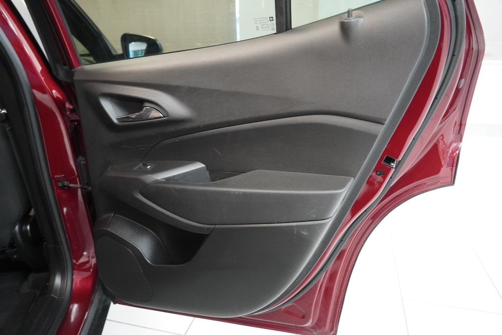 Used 2024 Chevrolet Trax RS FWD image 28