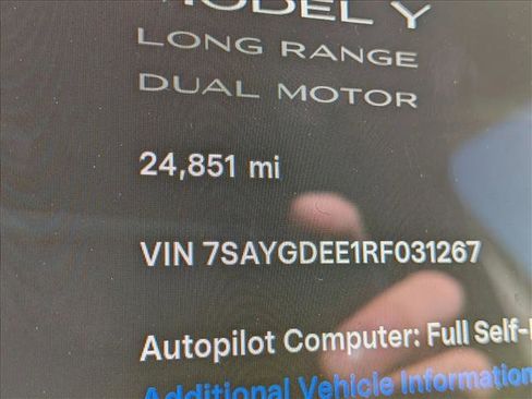 Used 2024 Tesla Model Y Long Range image 11