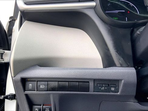 Used 2021 Toyota Sienna LE image 32