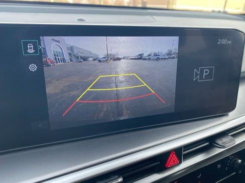 Used 2024 Kia Sorento LX image 40