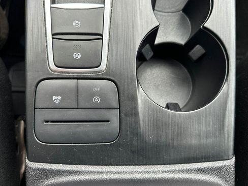 Used 2022 Ford Escape SE w/ SE Sport Appearance Package image 35