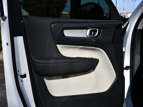 New 2026 Volvo XC40 B5 Plus w/ Protection Package Premier image 10