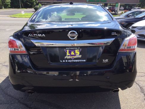 Used 2015 Nissan Altima 2.5 SL w/ Technology Package FWD image 9