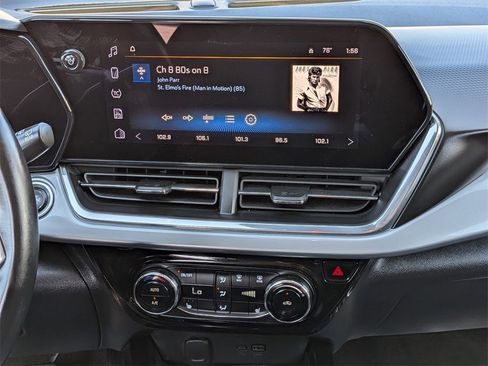 Used 2025 Chevrolet Trax LT w/ LT Convenience Package image 19