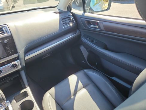 Used 2017 Subaru Legacy 2.5i Limited image 18