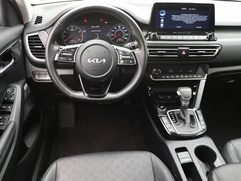 Used 2023 Kia Seltos SX image 14