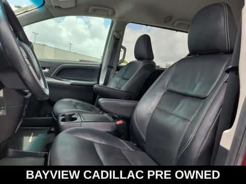 Used 2017 Toyota Sienna SE FWD image 19