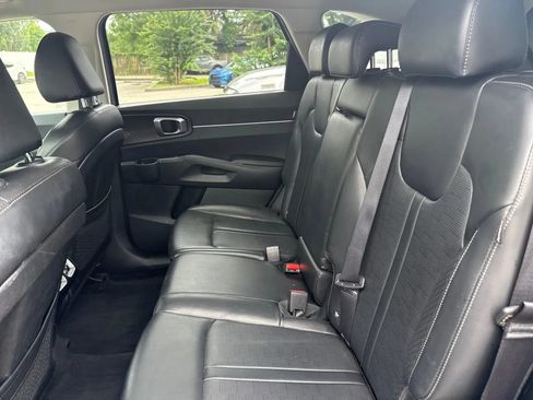 Used 2024 Kia Sorento S AWD/4WD image 13